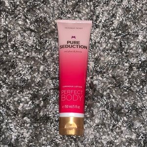 Victoria’s Secret lotion.
